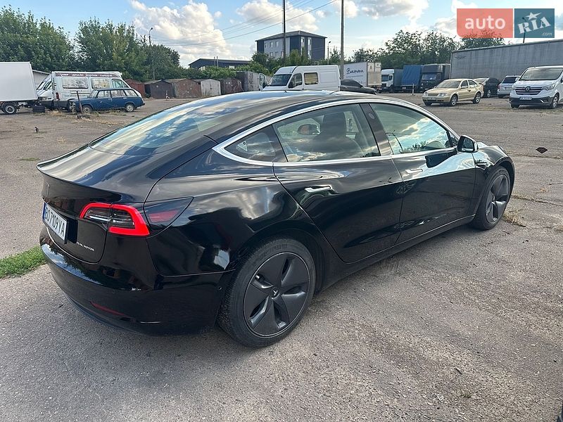 Седан Tesla Model 3 2018 в Рівному