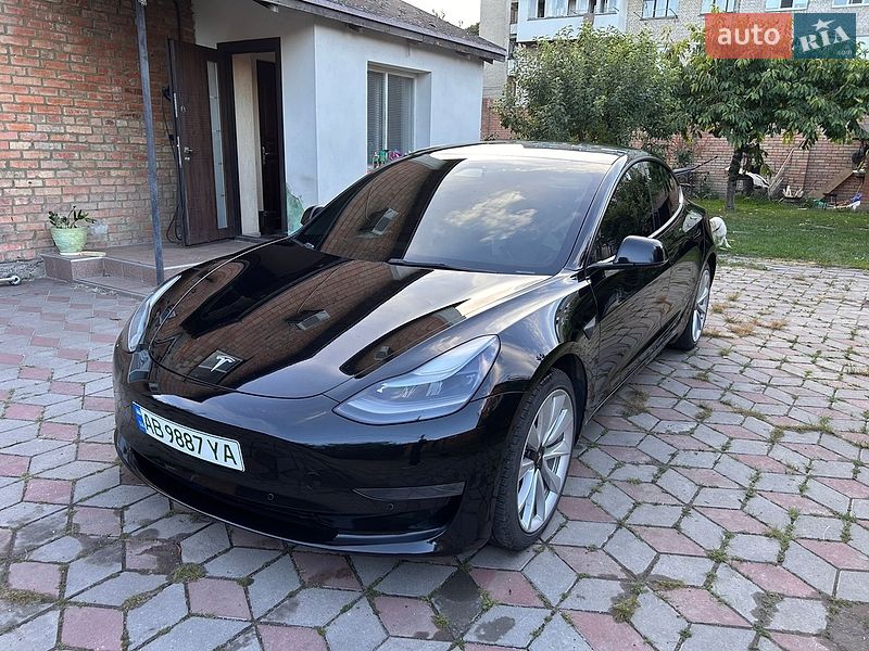 Седан Tesla Model 3 2021 в Виннице