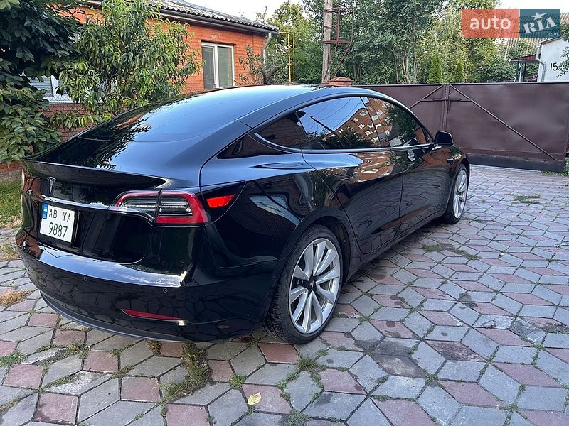 Седан Tesla Model 3 2021 в Виннице