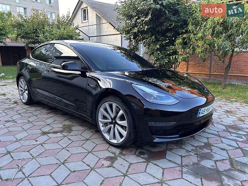 Седан Tesla Model 3 2021 в Виннице