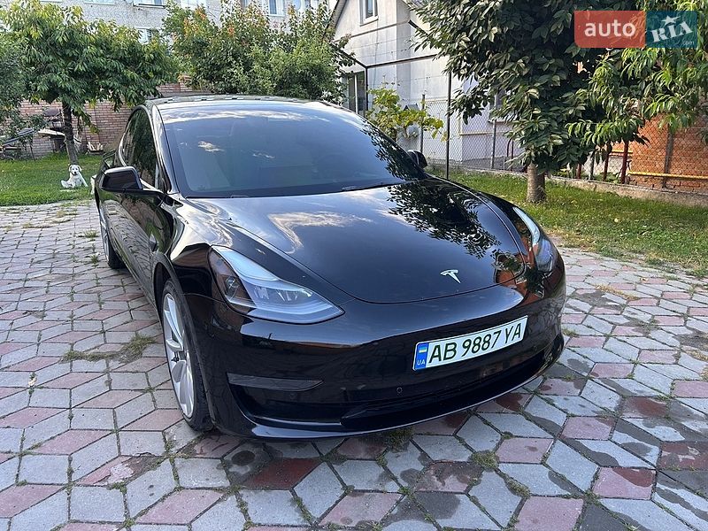 Седан Tesla Model 3 2021 в Виннице