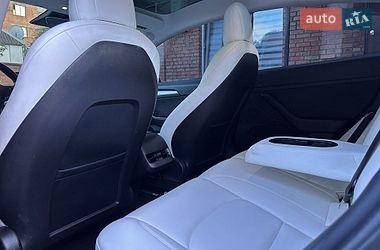 Седан Tesla Model 3 2021 в Виннице