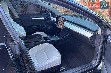 Седан Tesla Model 3 2021 в Виннице