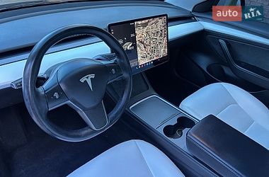 Седан Tesla Model 3 2021 в Виннице