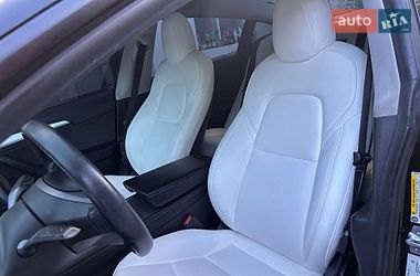 Седан Tesla Model 3 2021 в Виннице