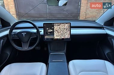 Седан Tesla Model 3 2021 в Виннице
