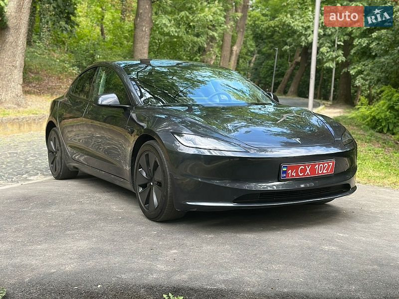 Седан Tesla Model 3 2025 в Львове