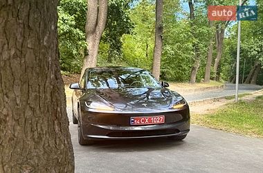 Седан Tesla Model 3 2025 в Львове