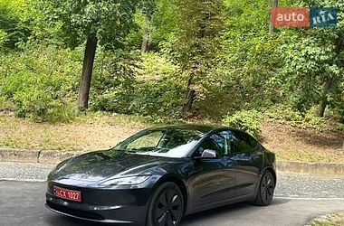 Седан Tesla Model 3 2025 в Львове