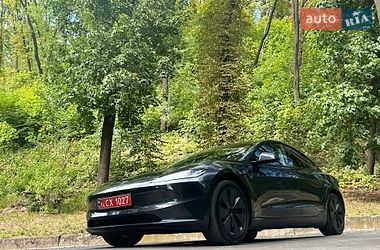 Седан Tesla Model 3 2025 в Львове