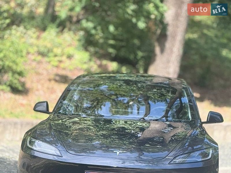 Седан Tesla Model 3 2025 в Львове