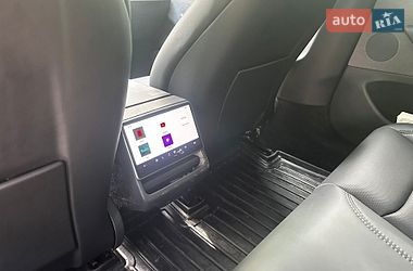 Седан Tesla Model 3 2025 в Львове