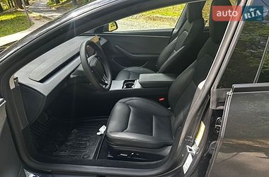 Седан Tesla Model 3 2025 в Львове