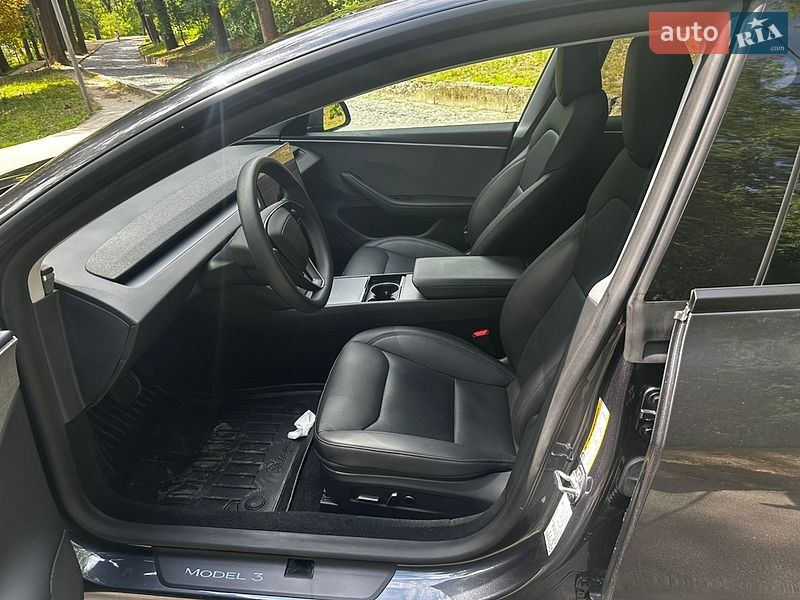 Седан Tesla Model 3 2025 в Львове