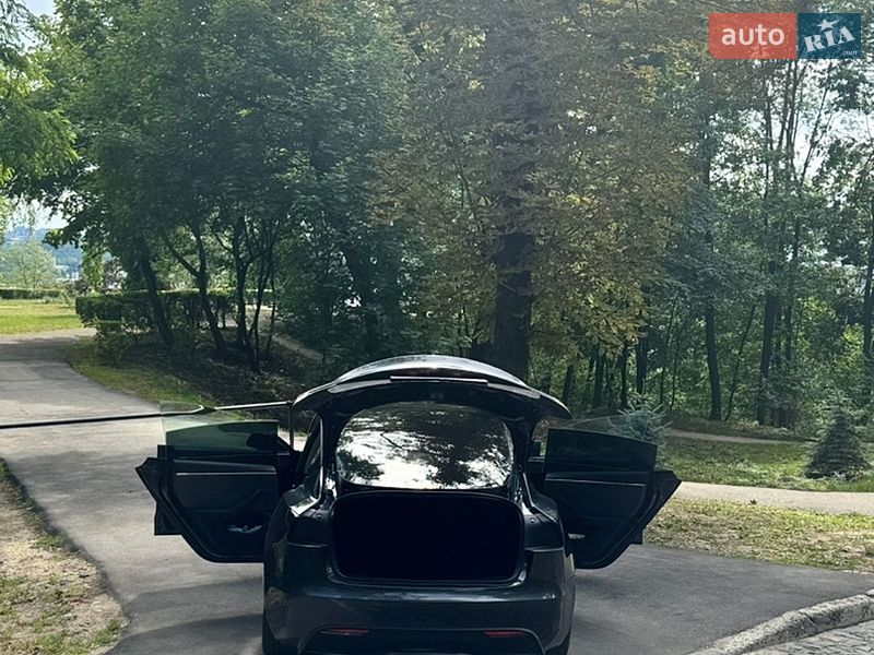 Седан Tesla Model 3 2025 в Львове