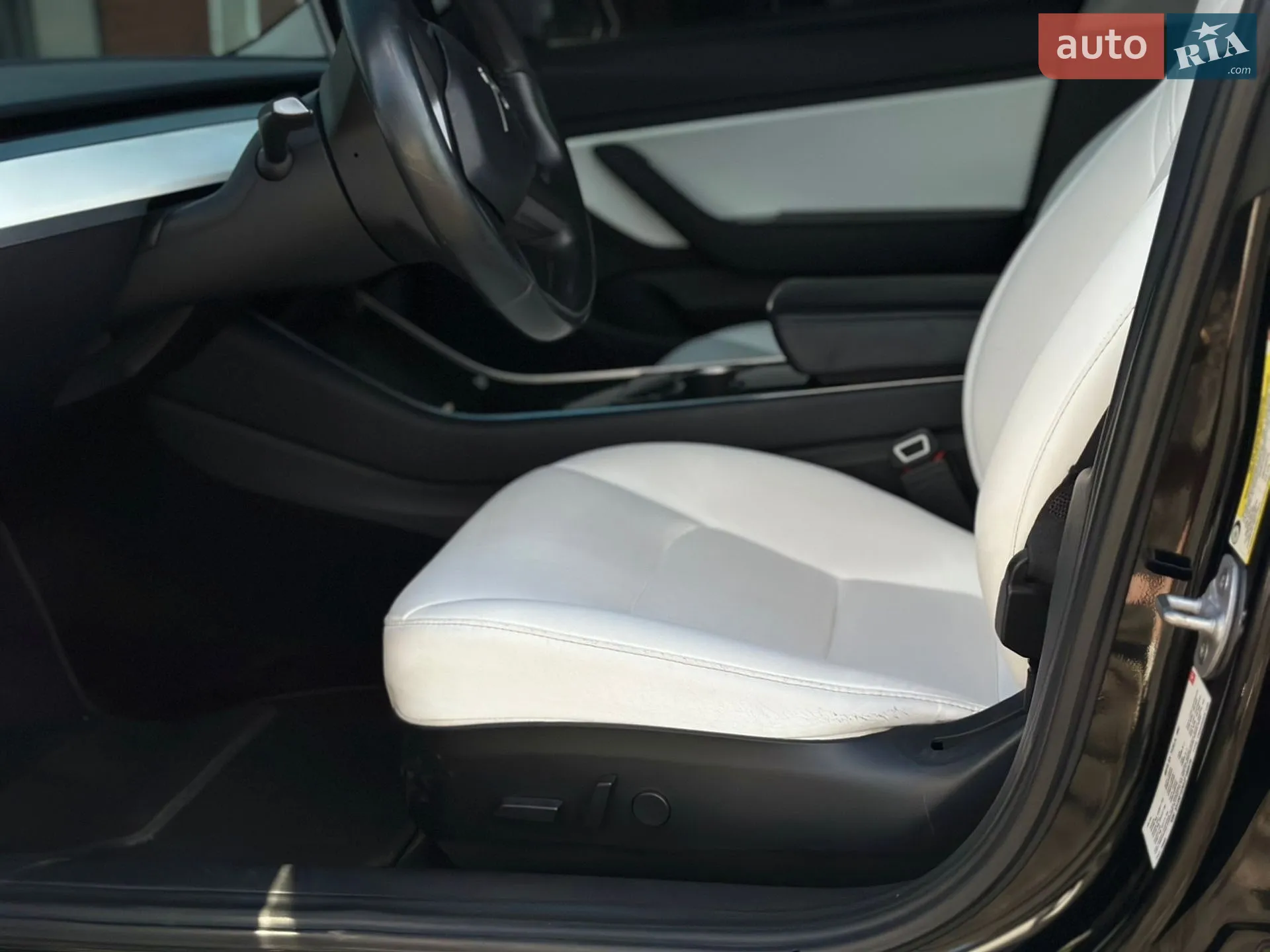 2018 Tesla Model 3 - мініатюра 8