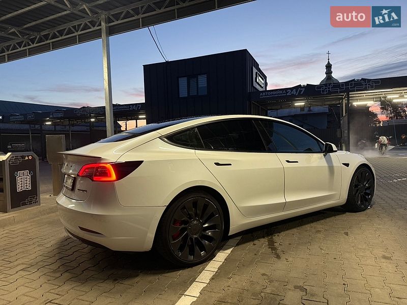Седан Tesla Model 3 2020 в Луцке