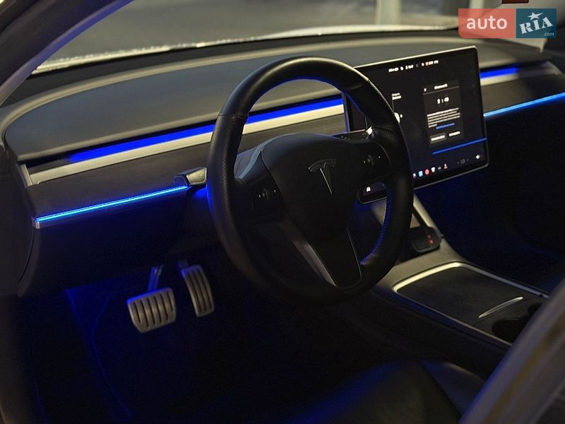 Седан Tesla Model 3 2020 в Луцке