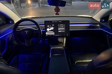 Седан Tesla Model 3 2020 в Луцке