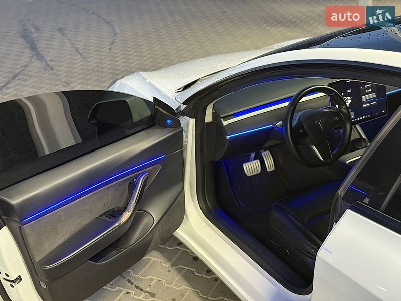 Седан Tesla Model 3 2020 в Луцке
