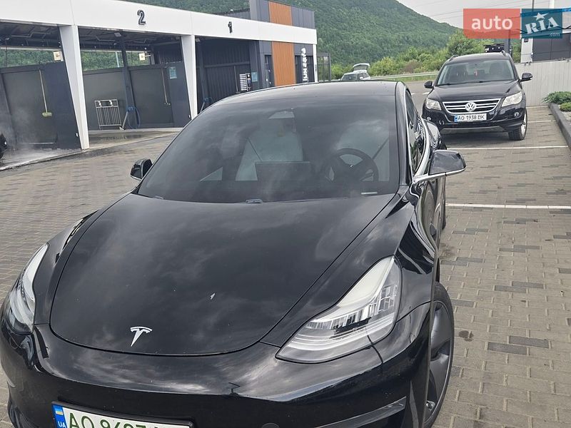 Седан Tesla Model 3 2019 в Хусте фото Седан Tesla Model 3 2019 в Хусте