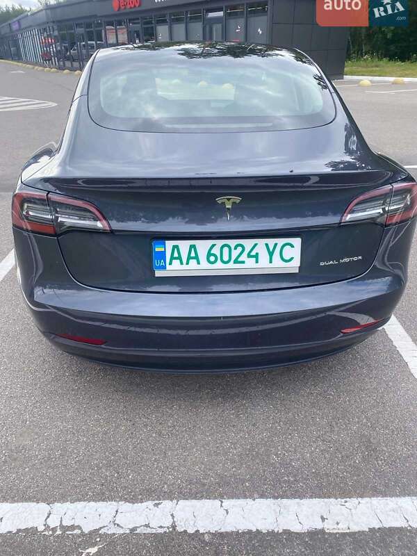 Седан Tesla Model 3 2022 в Києві