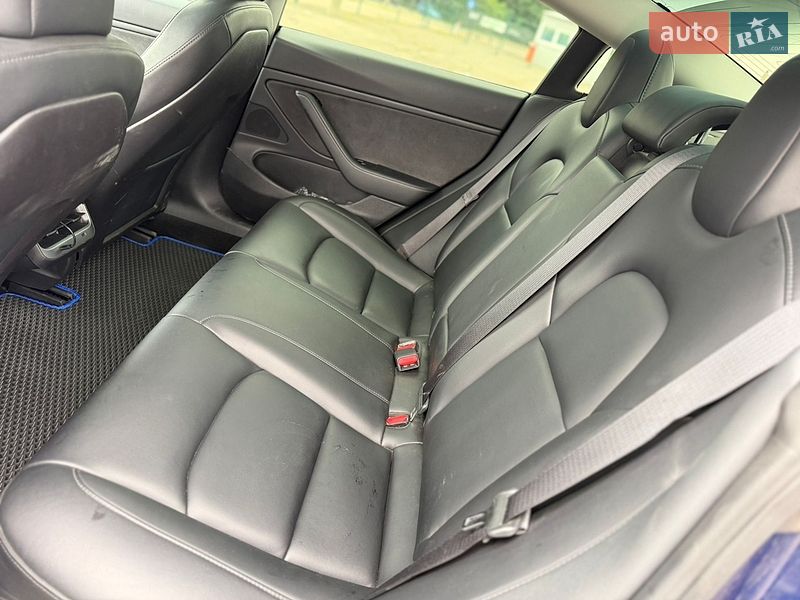 Седан Tesla Model 3 2019 в Києві