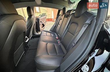 Седан Tesla Model 3 2020 в Киеве