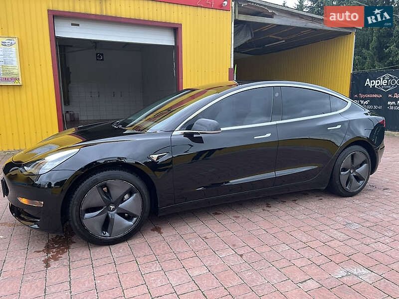 Седан Tesla Model 3 2019 в Виннице