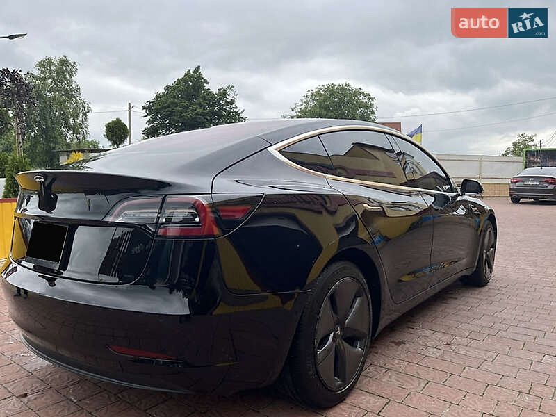 Седан Tesla Model 3 2019 в Виннице