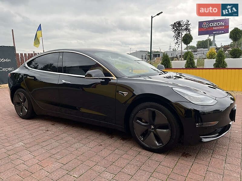 Седан Tesla Model 3 2019 в Виннице