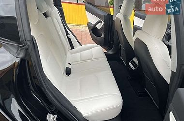 Седан Tesla Model 3 2019 в Виннице