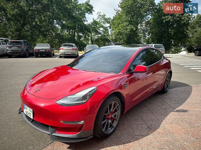 Седан Tesla Model 3 2021 в Одессе