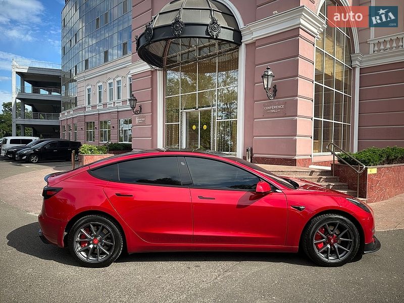 Седан Tesla Model 3 2021 в Одессе