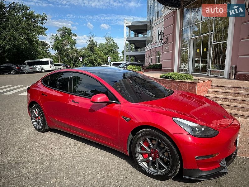 Седан Tesla Model 3 2021 в Одессе