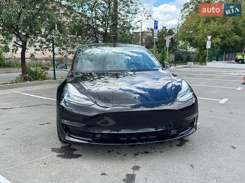 Седан Tesla Model 3 2019 в Києві