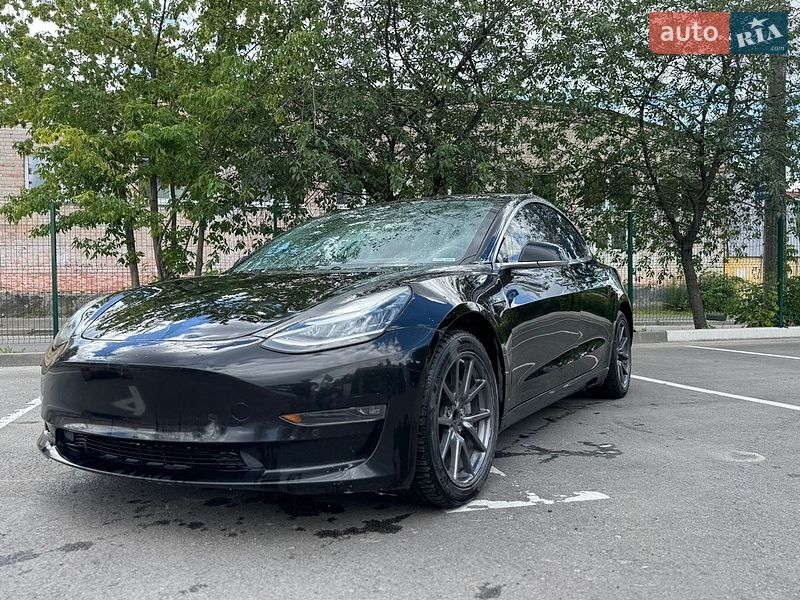 Седан Tesla Model 3 2019 в Києві
