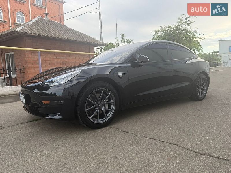Tesla Model 3 2019