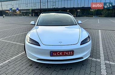 Седан Tesla Model 3 2024 в Львове