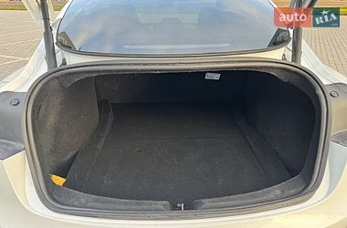 Седан Tesla Model 3 2024 в Львове