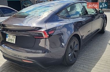 Седан Tesla Model 3 2025 в Никополе