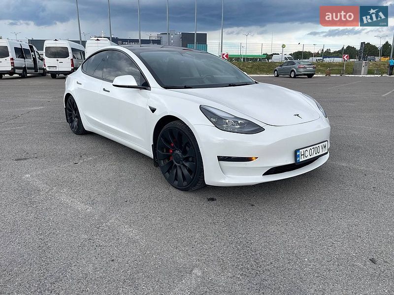 Седан Tesla Model 3 2021 в Львове