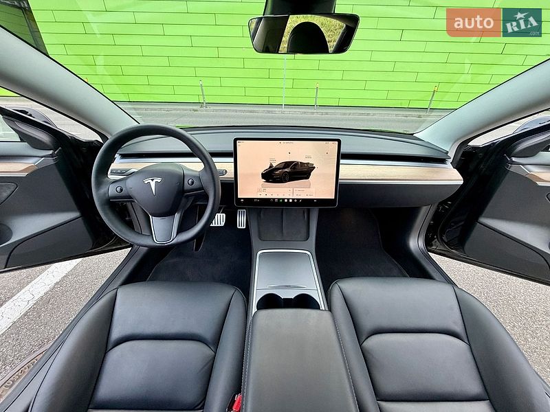 Седан Tesla Model 3 2023 в Киеве фото 48 Седан Tesla Model 3 2023 в Киеве