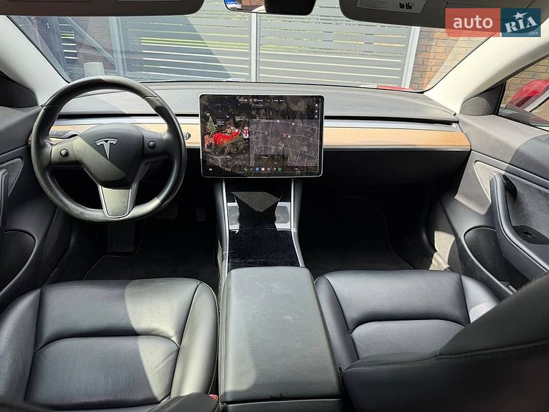 Седан Tesla Model 3 2019 в Луцьку