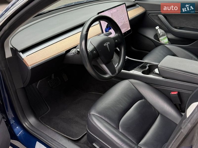 Седан Tesla Model 3 2018 в Києві