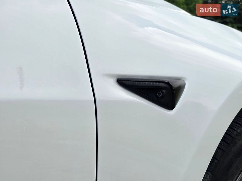 Седан Tesla Model 3 2021 в Тернополе