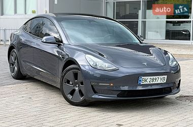 Седан Tesla Model 3 2022 в Дніпрі