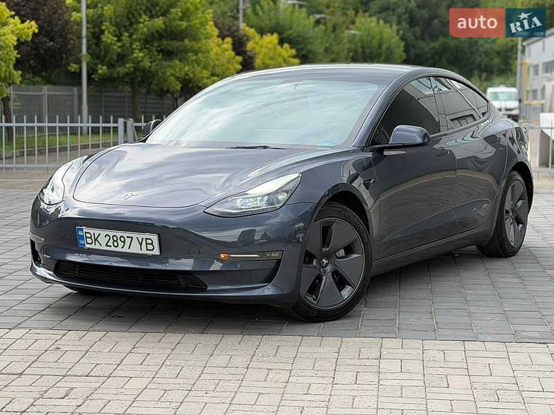 Седан Tesla Model 3 2022 в Дніпрі