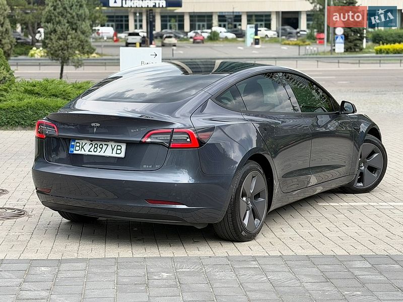Седан Tesla Model 3 2022 в Дніпрі