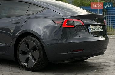 Седан Tesla Model 3 2022 в Дніпрі